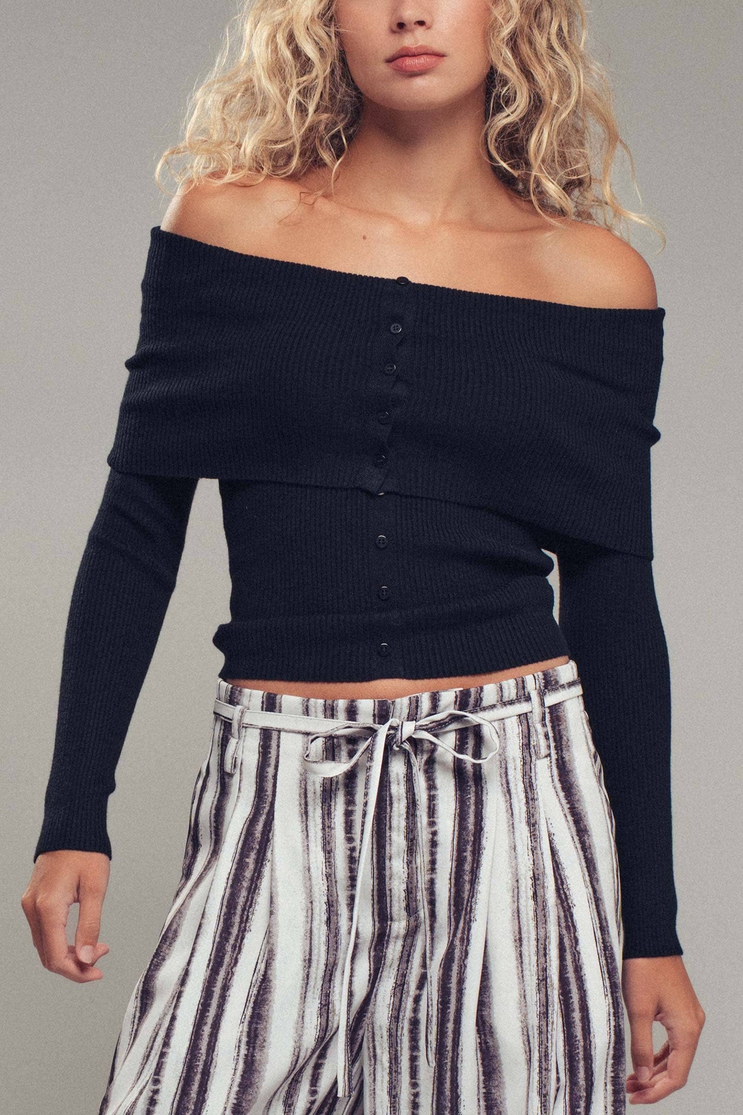 OFF-SHOULDER BUTTON TOP