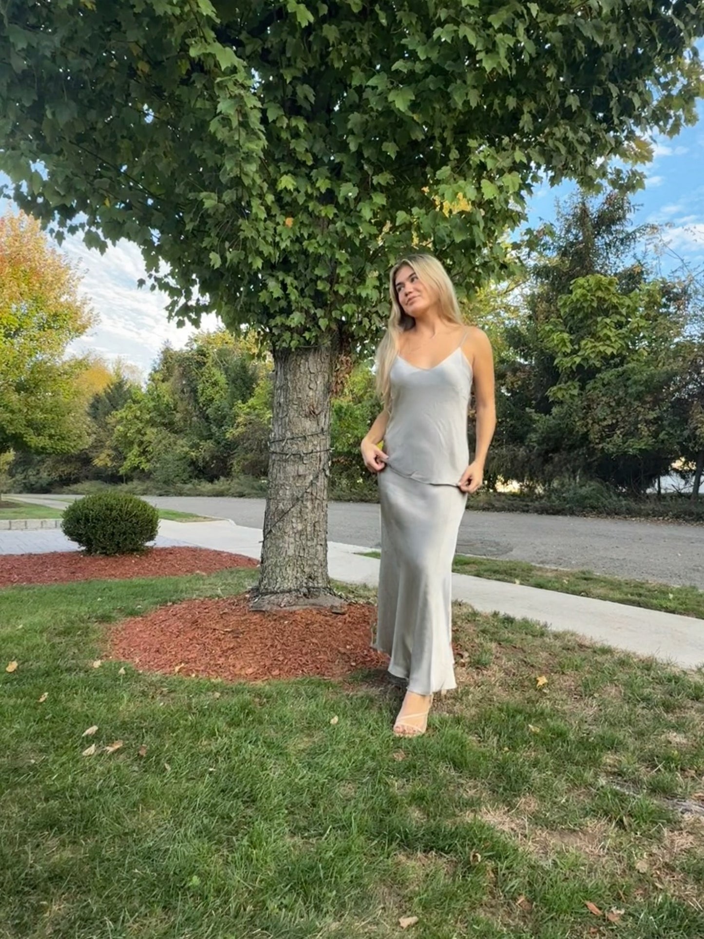 MOCHA SILKY TANK TOP