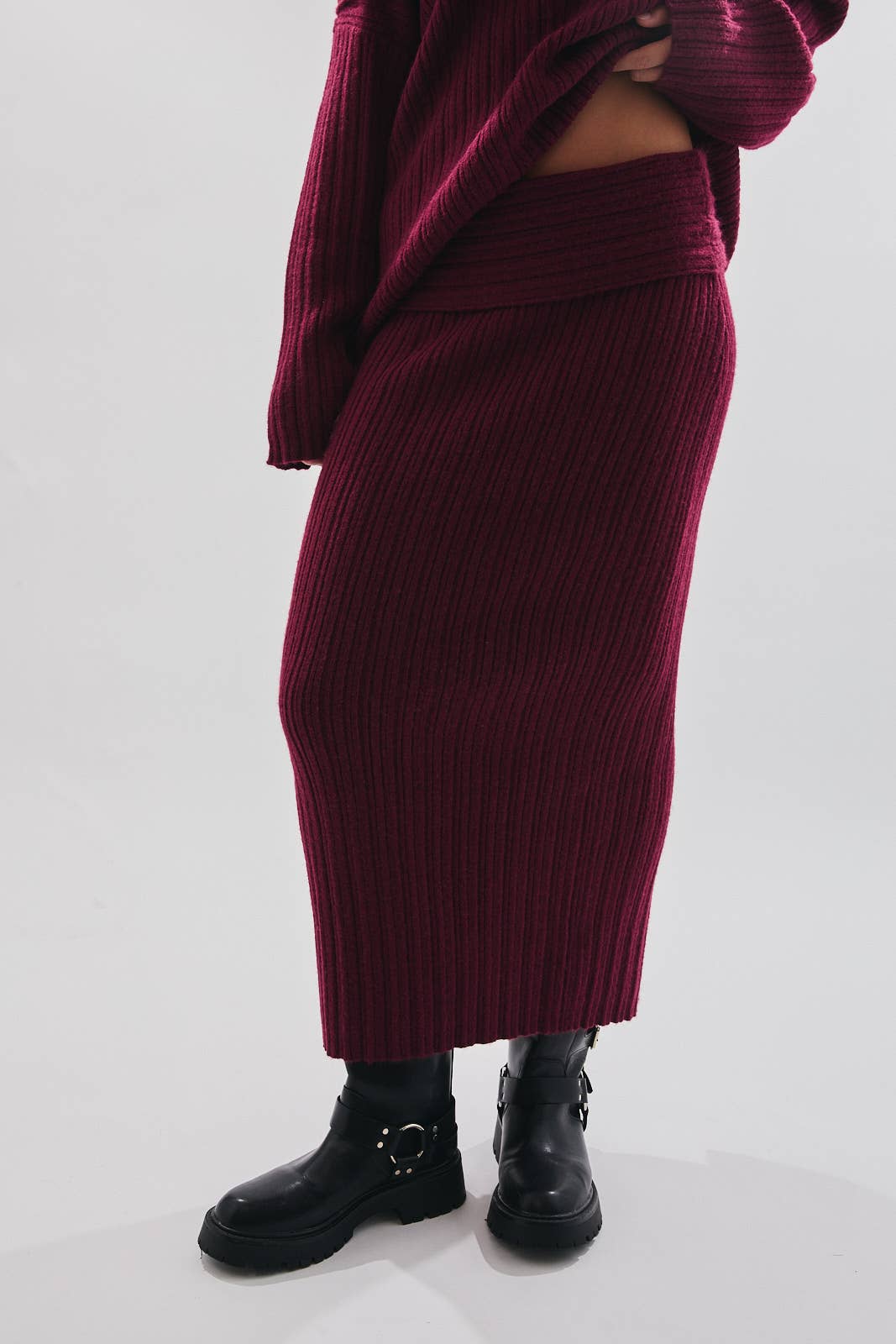 THE SIGNATURE MAXI SWEATER SKIRT