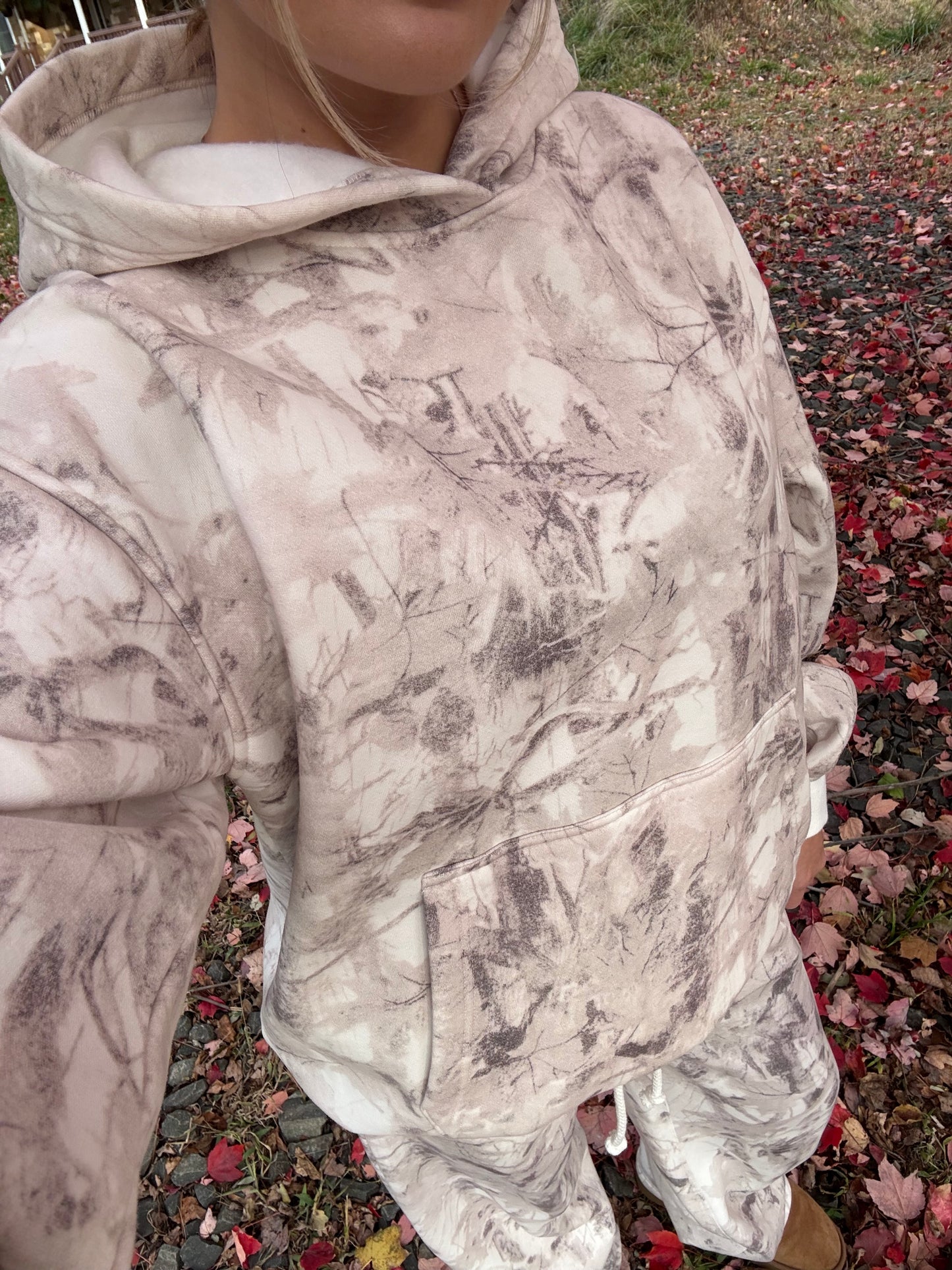 AVERY CLASSIC HOODIE