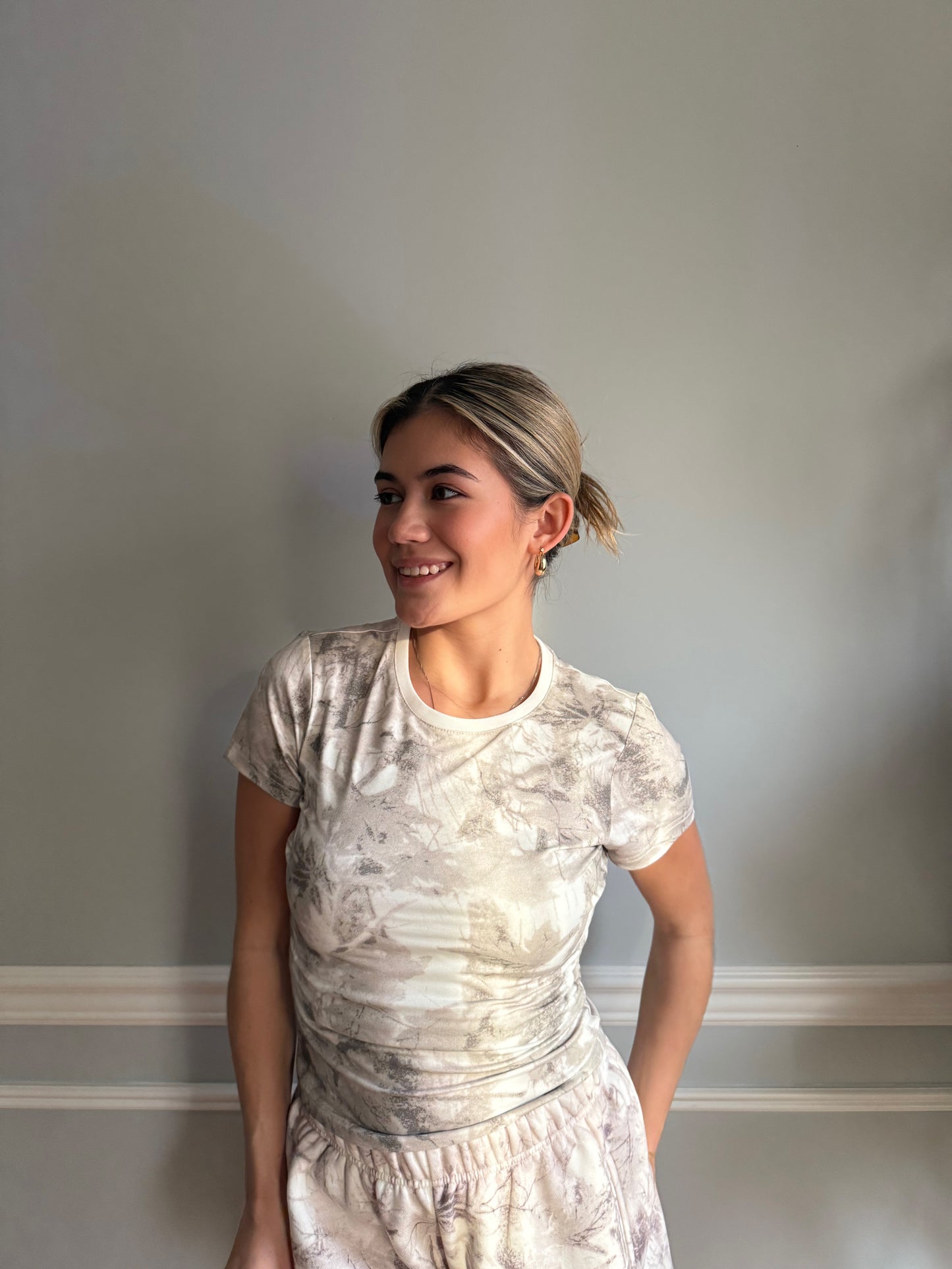 AVERY WOOD CAMO BABY TEE