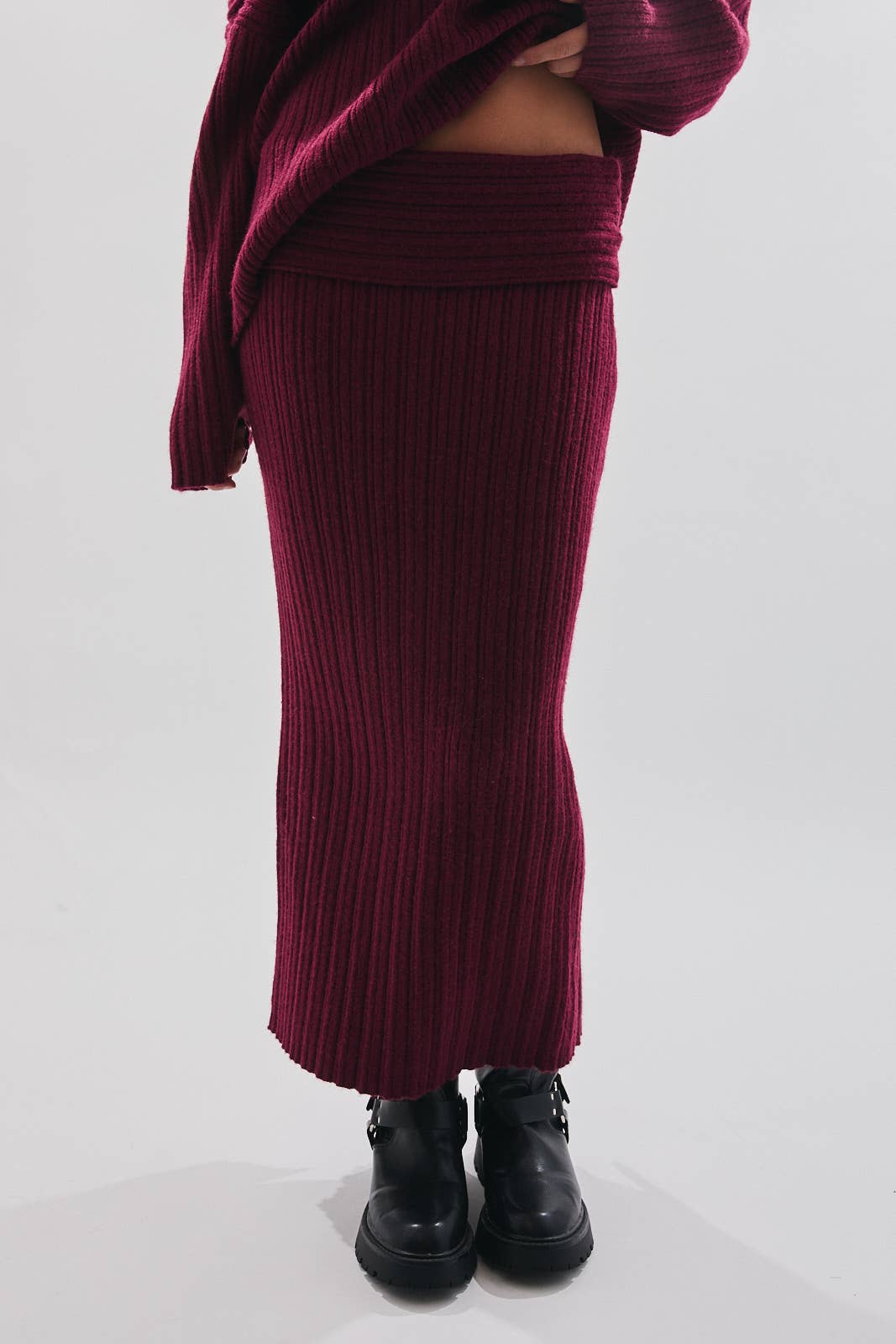 THE SIGNATURE MAXI SWEATER SKIRT