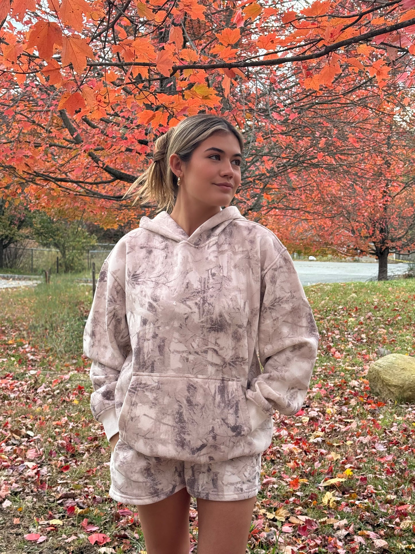 AVERY CLASSIC HOODIE