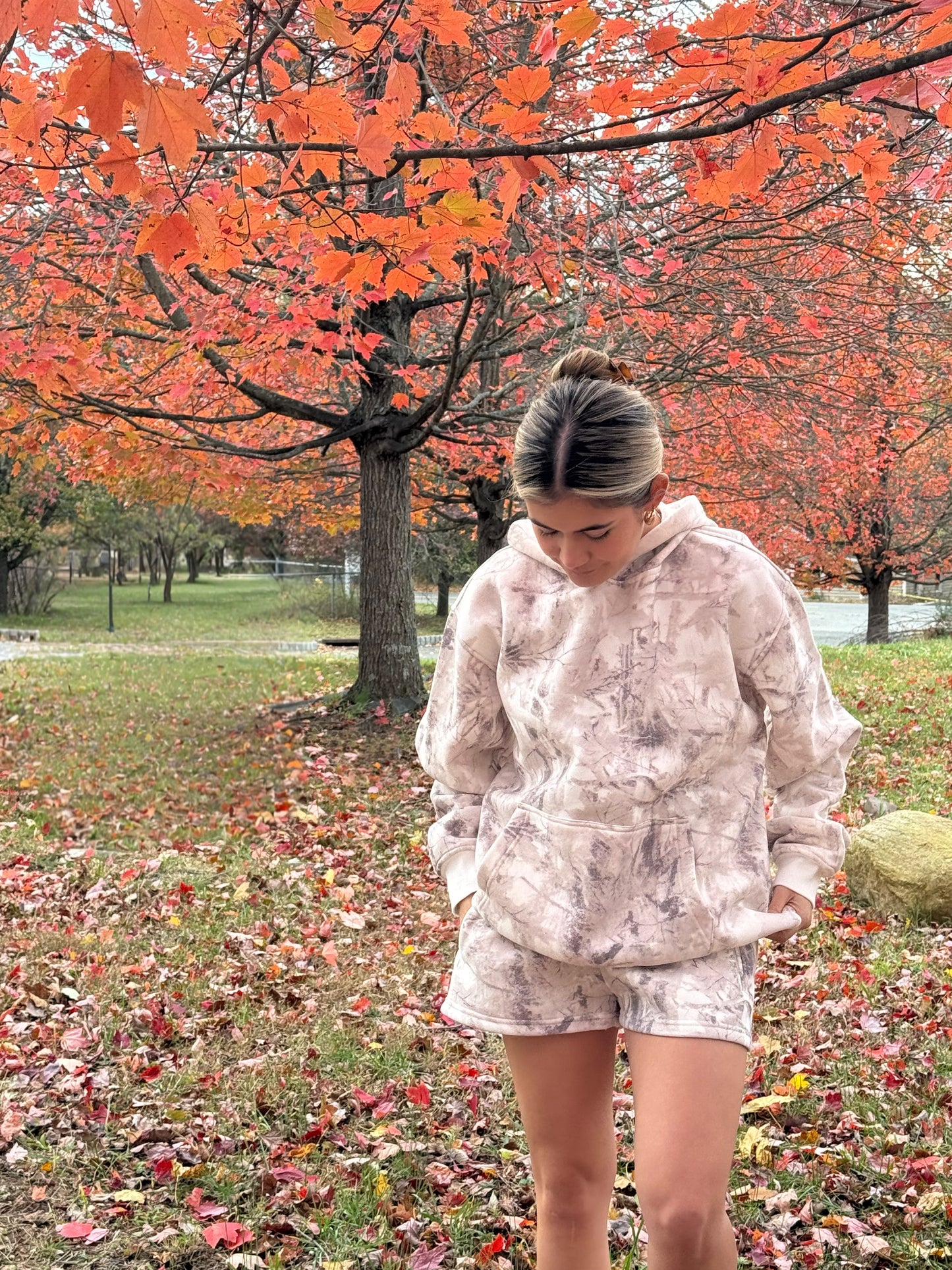 AVERY CLASSIC HOODIE