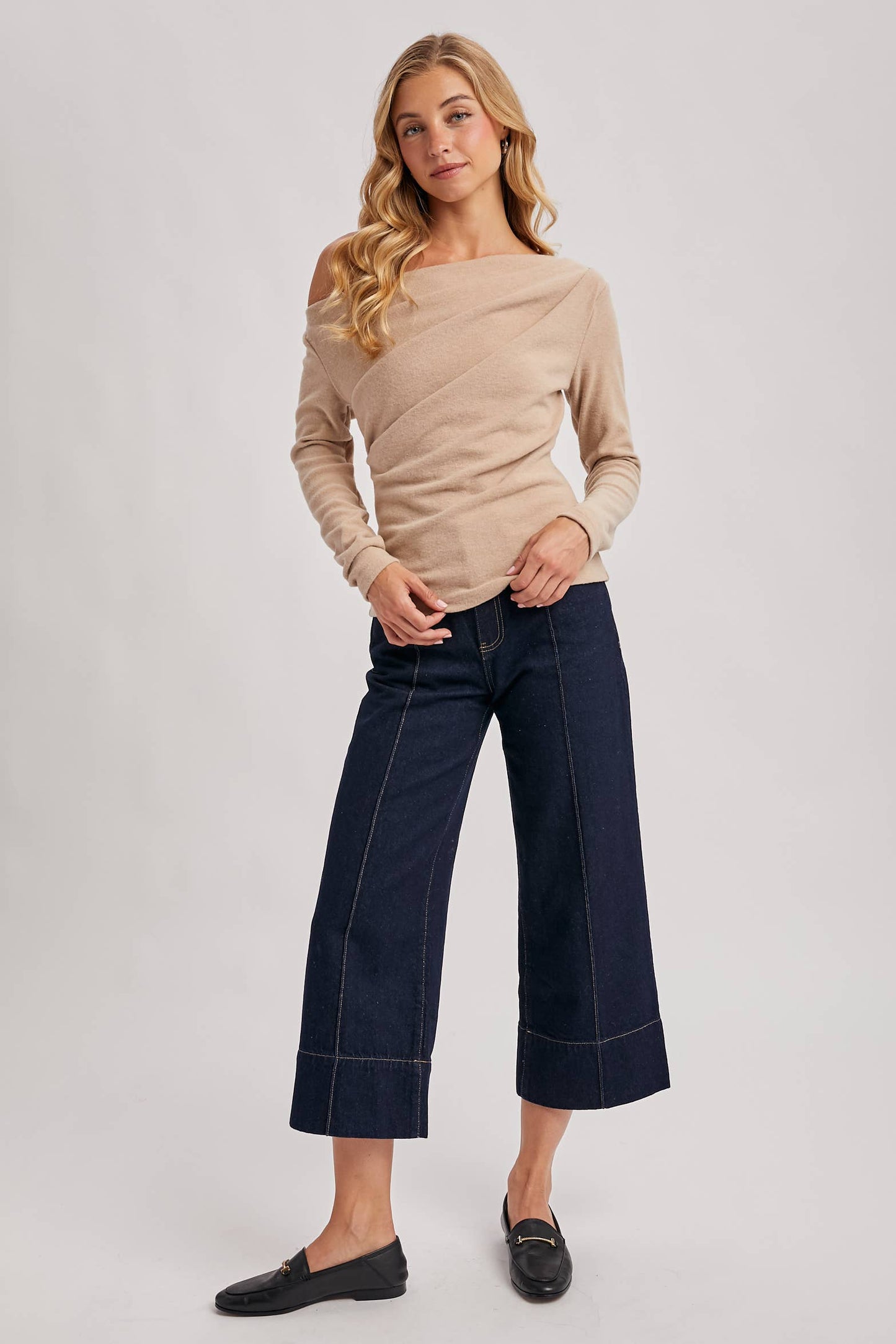 ONE OFF SHOULDER KNIT TOP