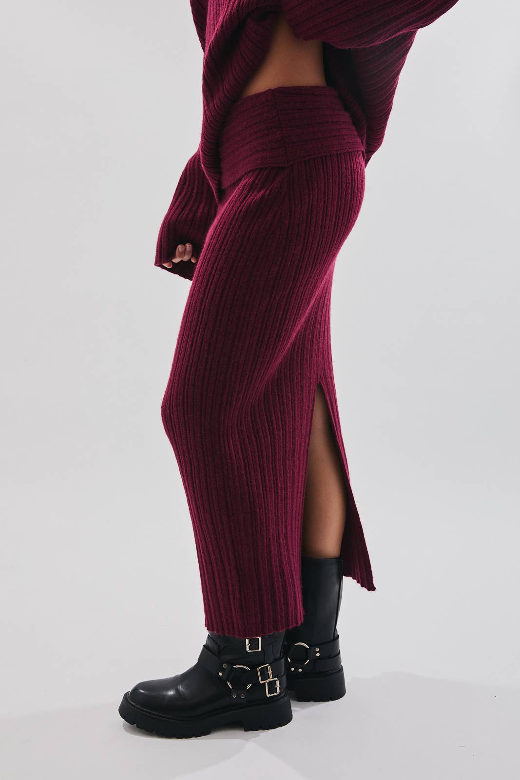 THE SIGNATURE MAXI SWEATER SKIRT