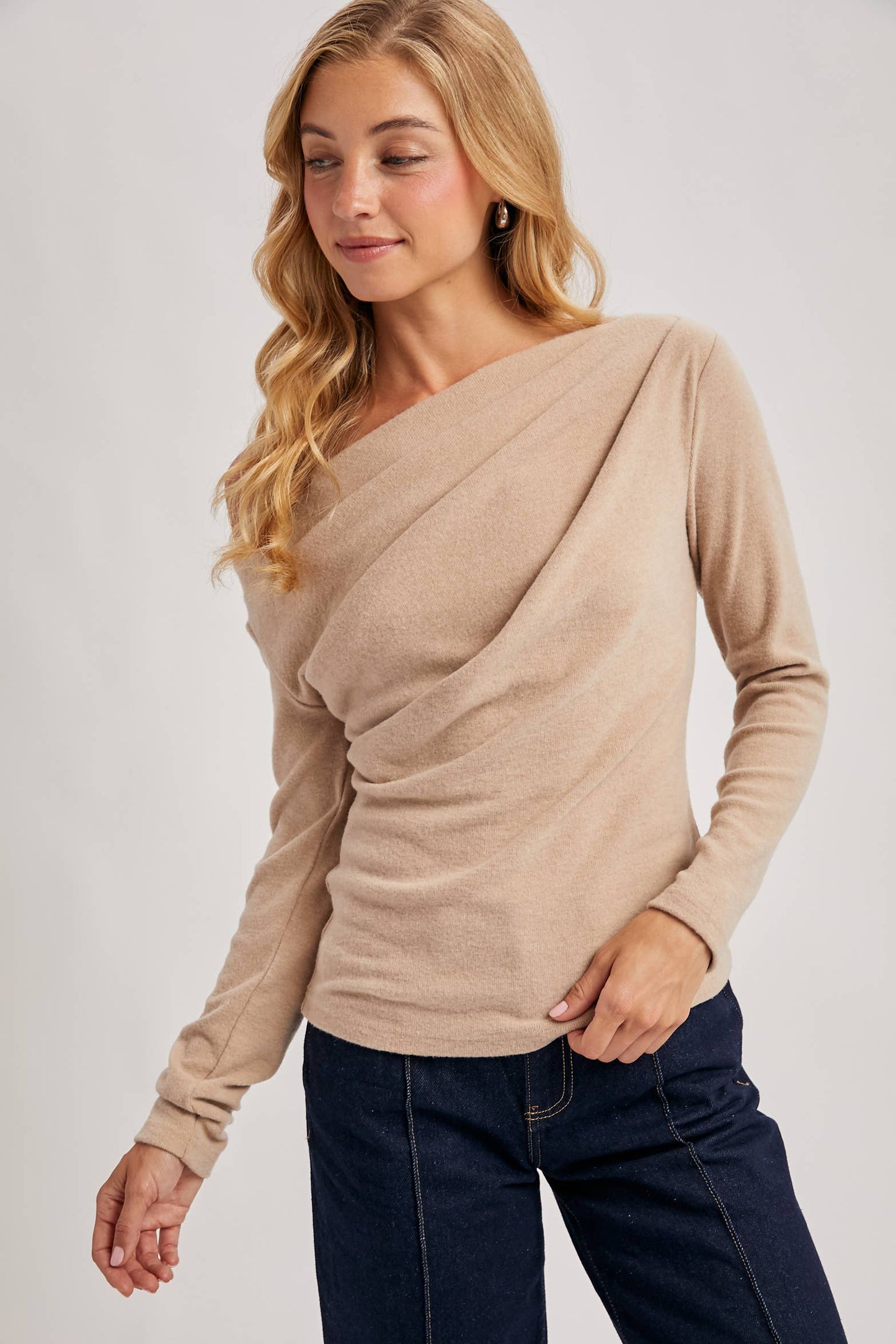 ONE OFF SHOULDER KNIT TOP